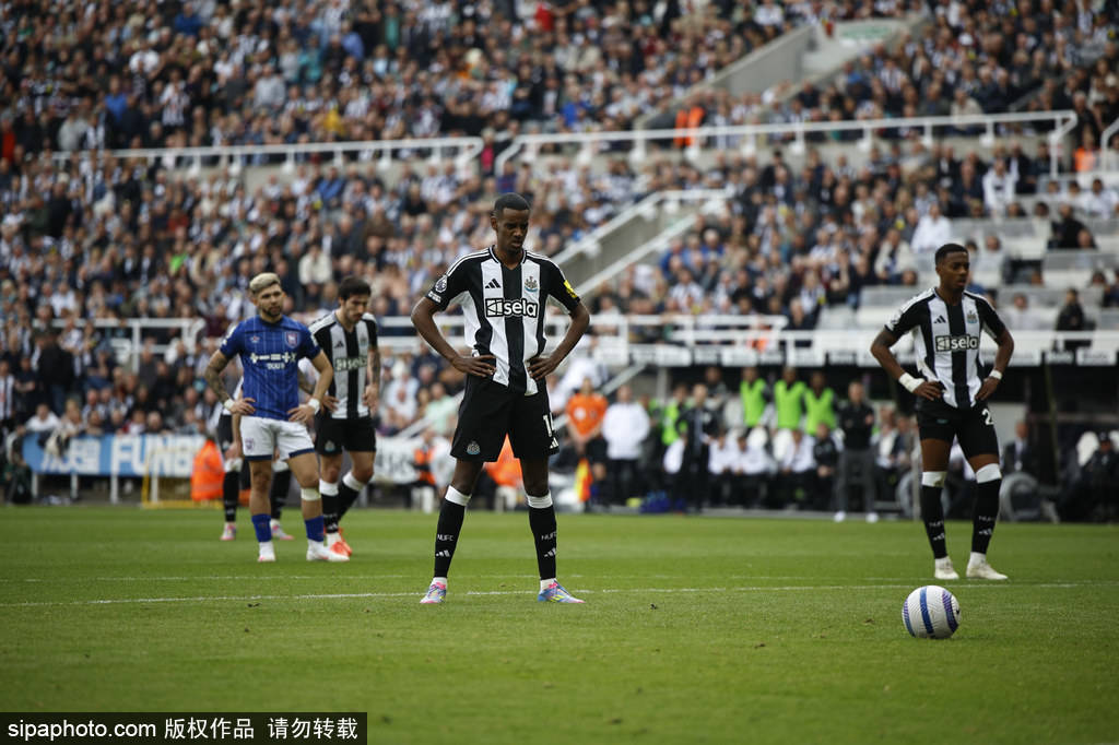 他还徘徊在 他还徘徊在