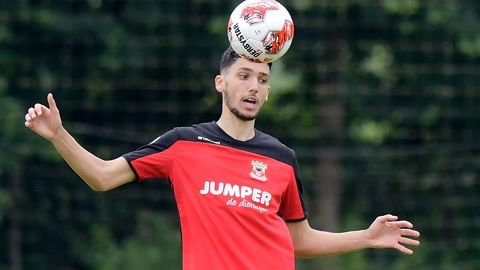 個人表現對 個人表現對